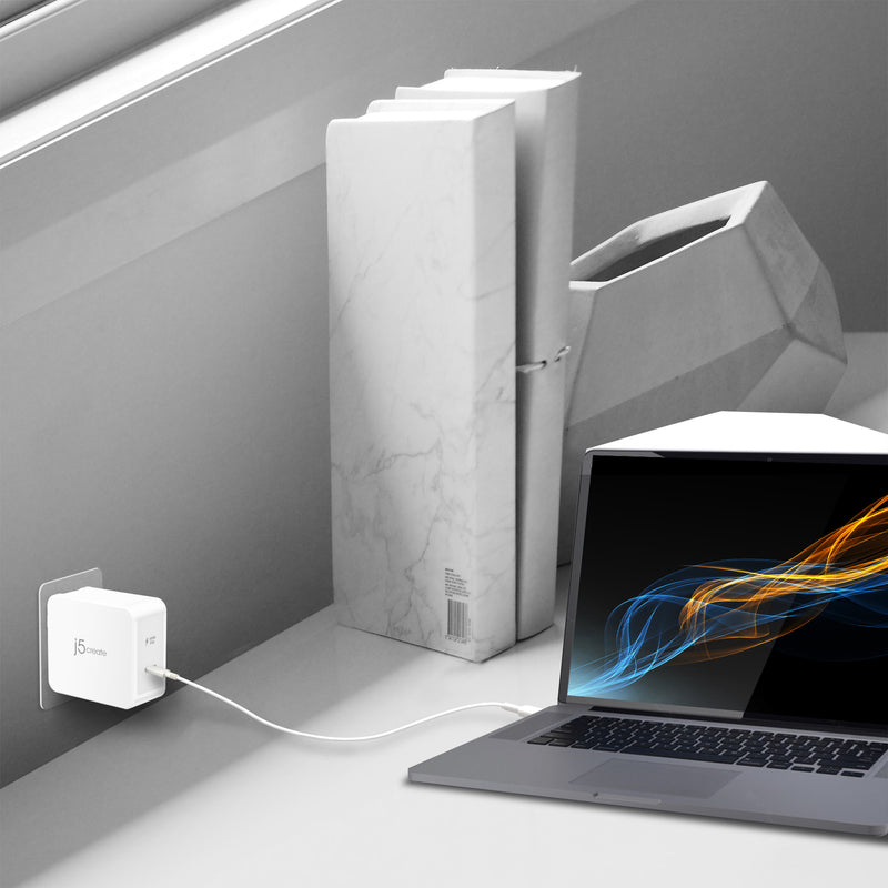 JUP1230 USB-C單孔30W快充充電器